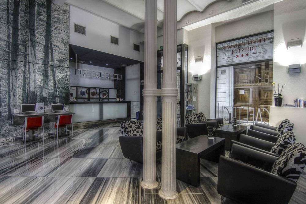 Hotel Petit Palace Plaza De La Reina Valência